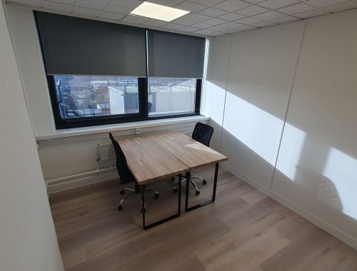 4 desks office